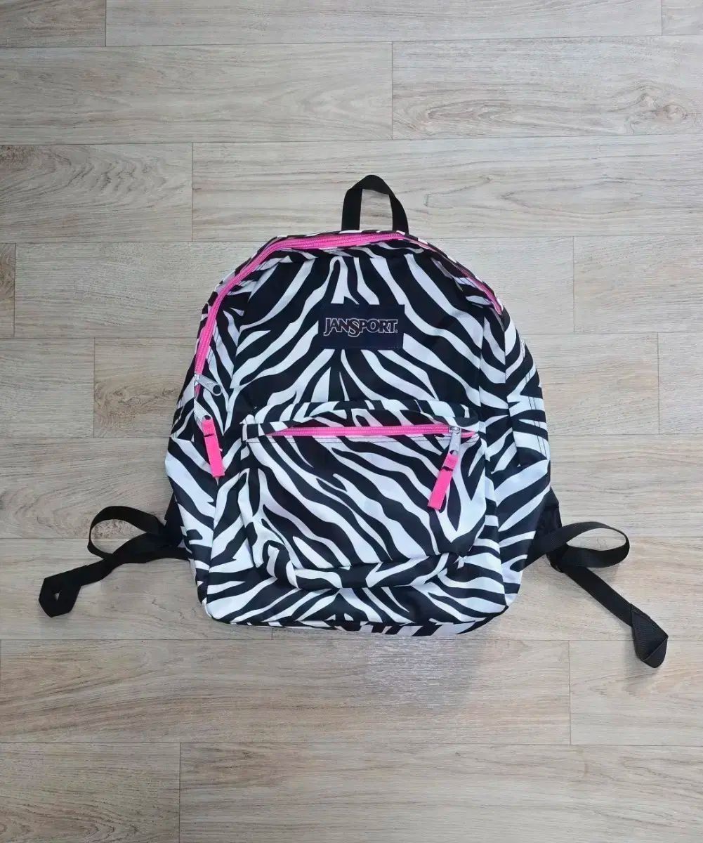 正規品 JANSPORT ジャンスポーツ ゼブラ 柄 バックパック - メルカリ