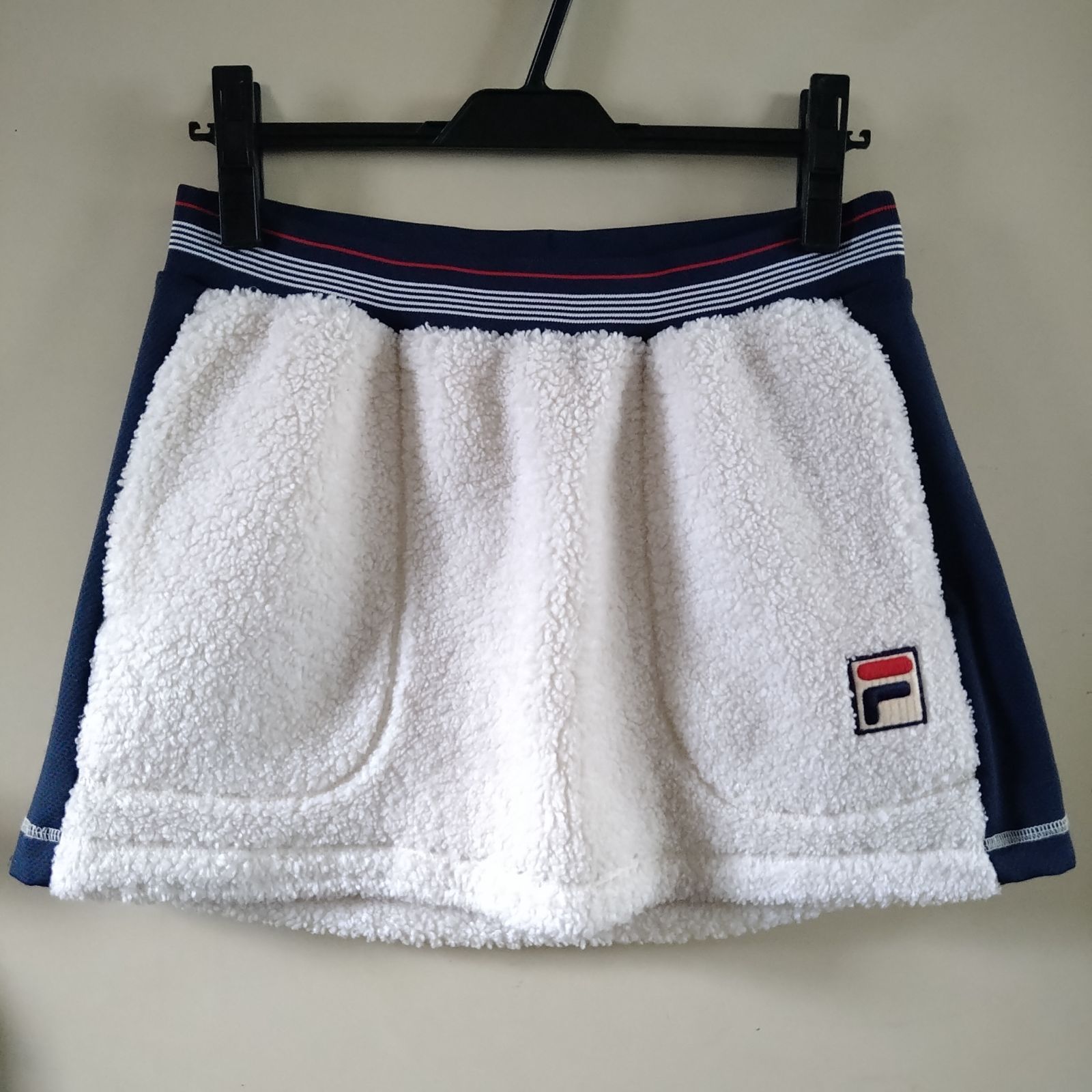 FILA フィラ テニス ボア スコート Mサイズ（L寄り） 中古美品 白紺