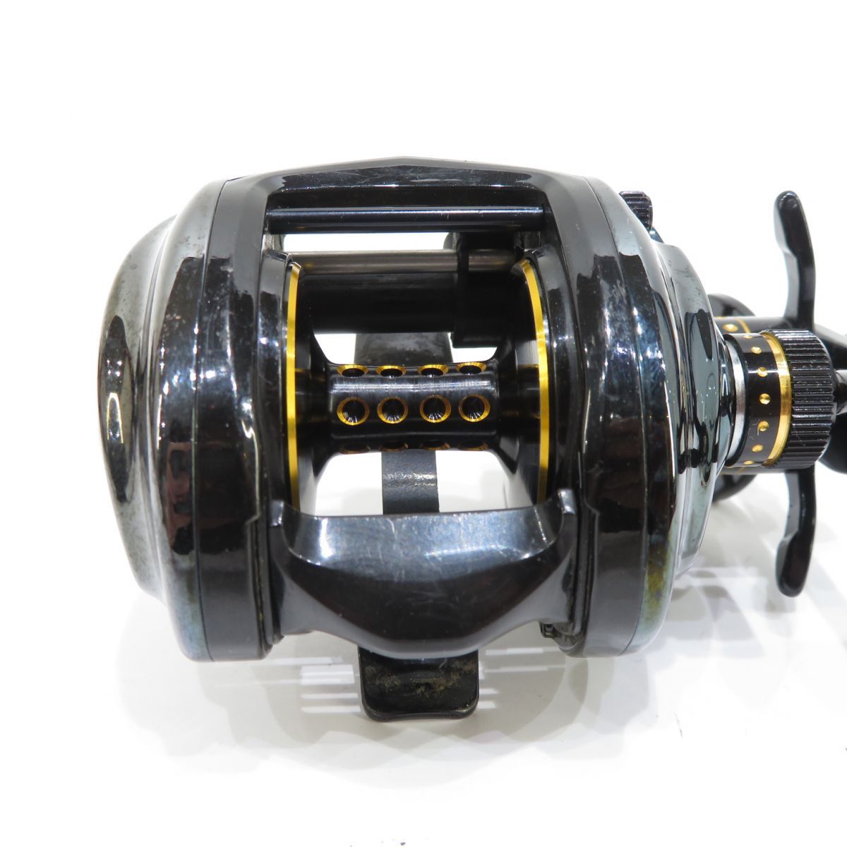 Abu Garcia アブガルシア Revo BLACK 6 レボ ブラック6 右ハンドル ベイトリール ※中古 - メルカリ