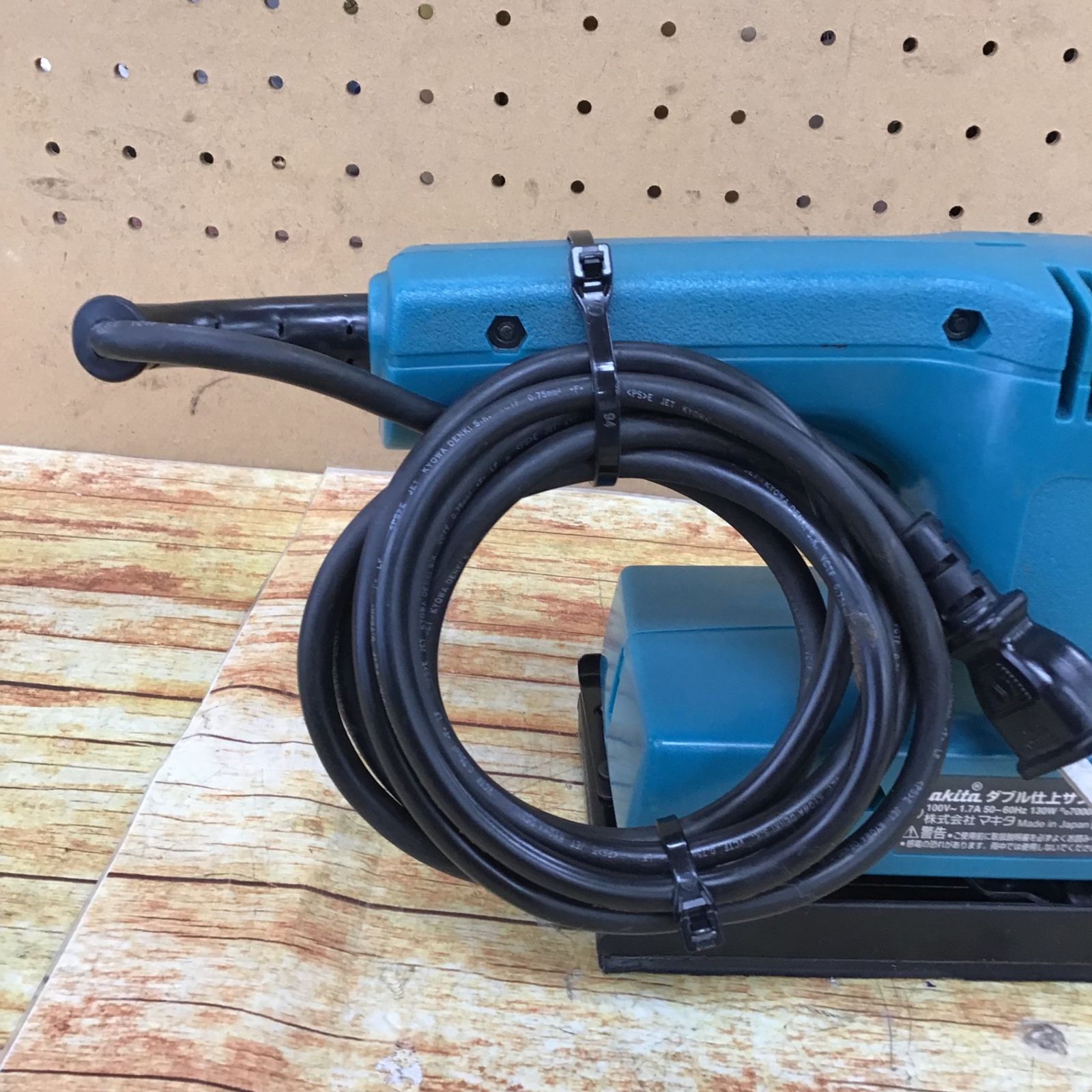 マキタ(makita) ダブル 仕上サンダ 9035N【川崎店】 - メルカリ