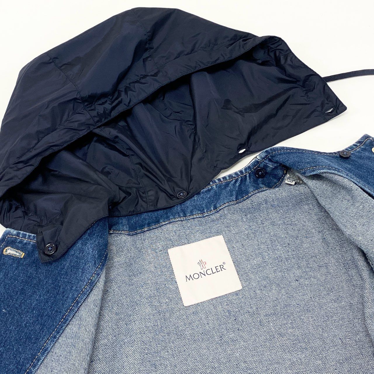 53e19 MONCLER モンクレール LAMPUSA 袖ワッペン フード付き ダメージ 