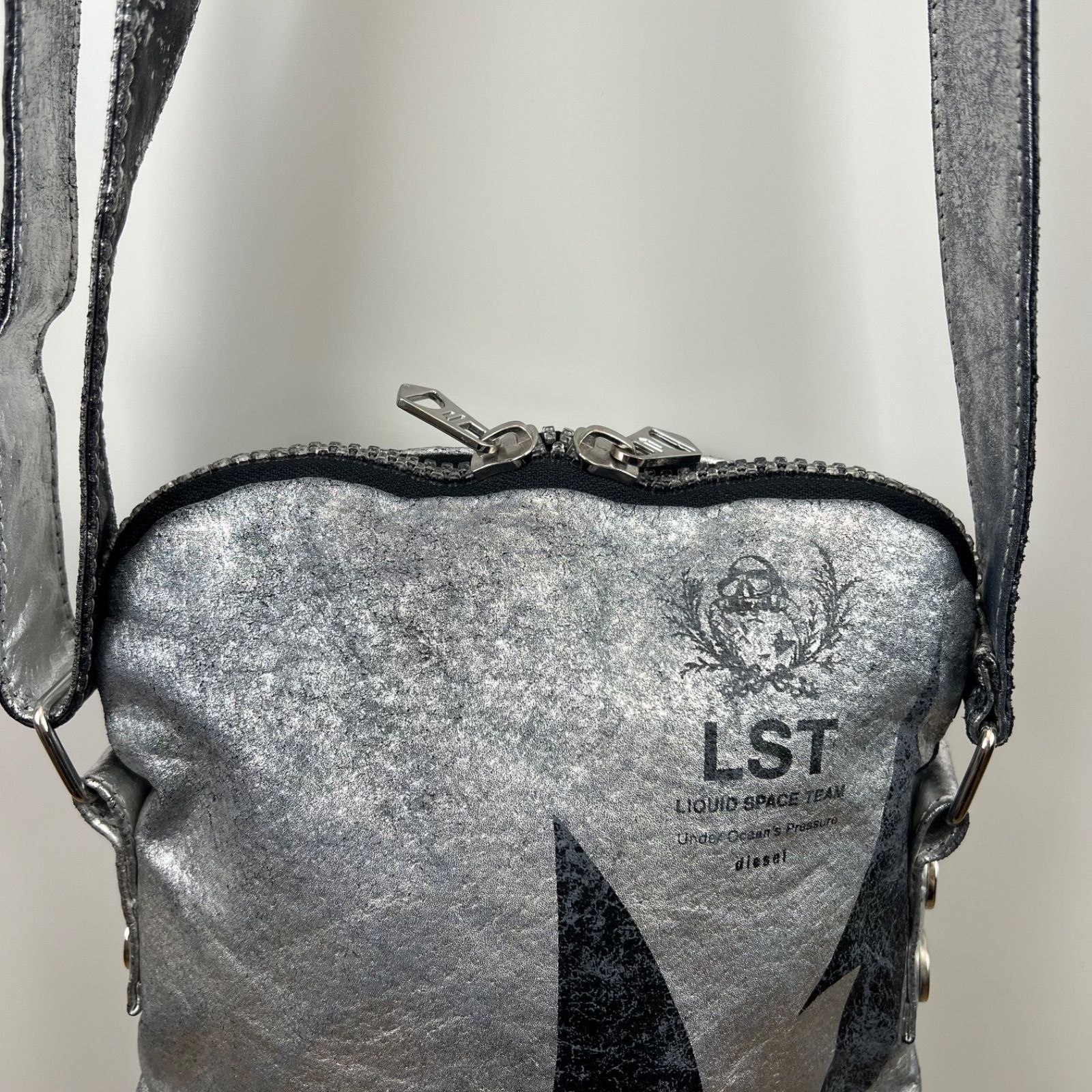 DIESEL 00s cyber LST liquid space team metallic shoulder bag