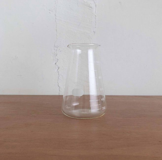 IWAKI コニカルビーカー 1000ML 理化 目盛付 agcテクノグラス 耐熱性 耐熱ガラス 硬質 計量カップ ビーカー ガラス 容器 透明な 便利な 化学 Conical Beaker Scientific Scale Resistant Heat 