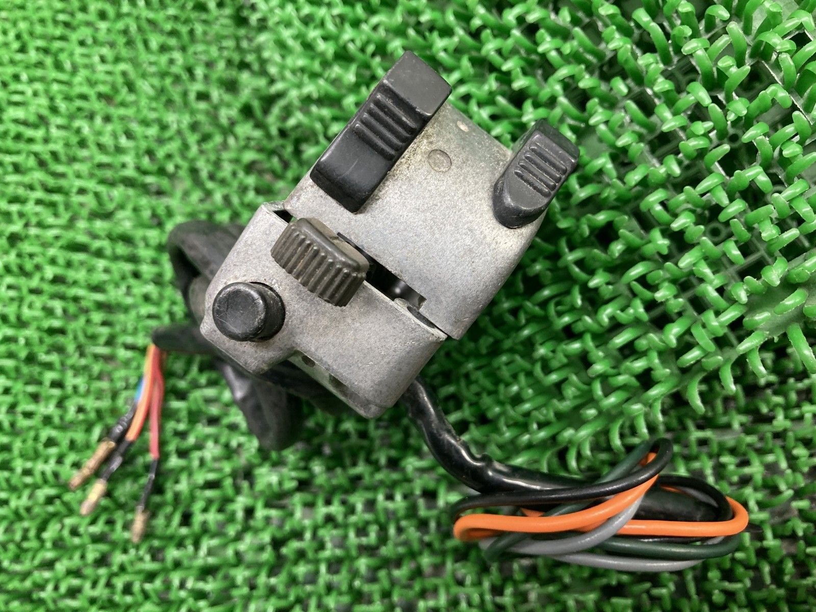 500SS ハンドルスイッチ 左 004 カワサキ 純正 バイク 部品 H1B MACH マッハIII マッハ3 当時物 車検 Genuine 【】 52