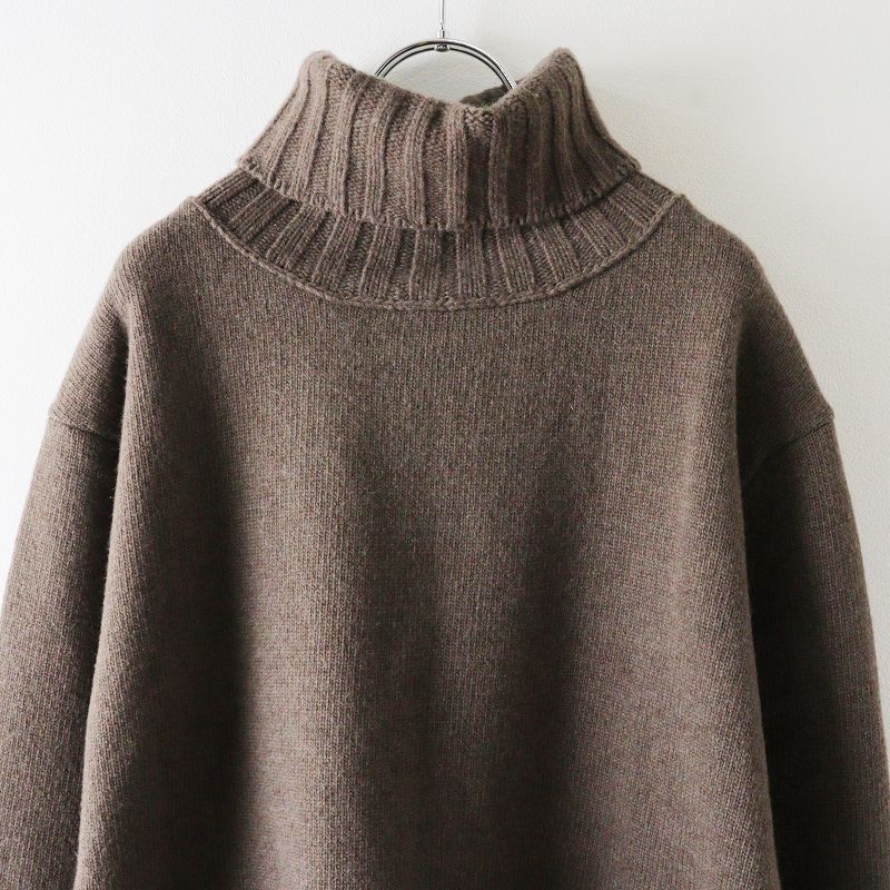 定番 人気アイテム 美品 ドゥーズィエムクラス DEUXIEME CLASSE JADE タートルネックニット プルオーバー /モカ【2400013673143】 Deuxieme Classe（ドゥーズィエムクラス）の「*JADE MIDI
