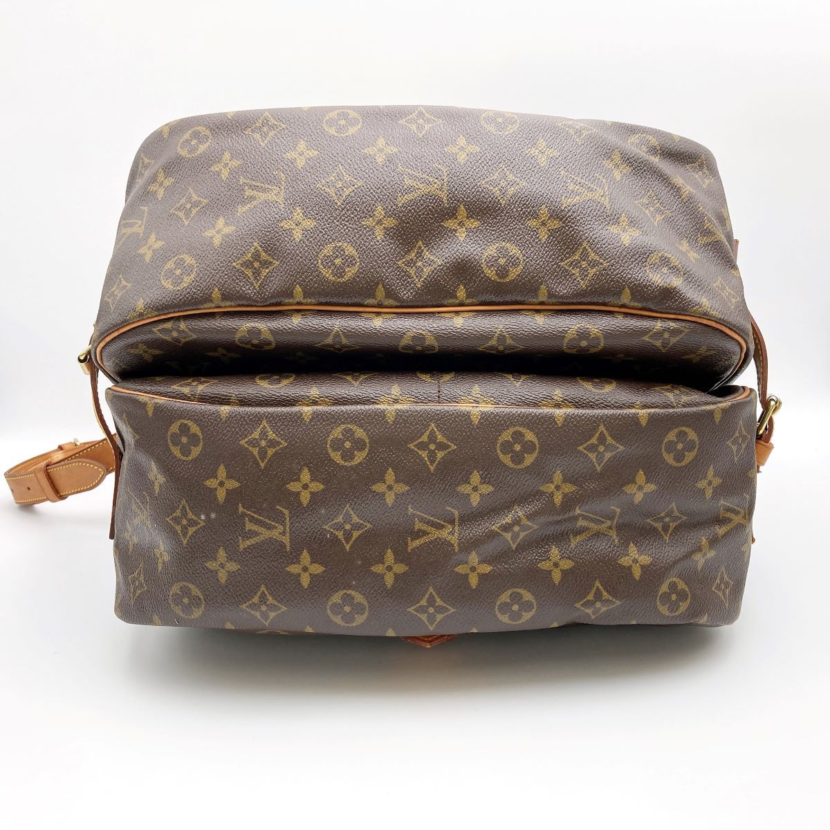 LOUIS VUITTON ルイ・ヴィトン ソミュール35 モノグラム ショルダー