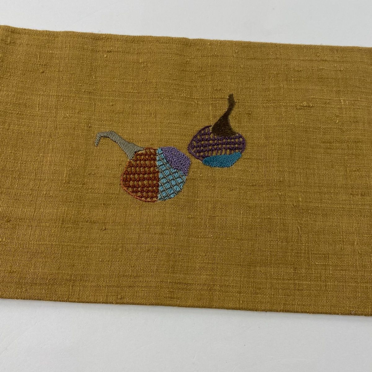 名古屋帯 美品 優品 葉柄 生り物 汕頭刺繍 黄土色 正絹 【中古