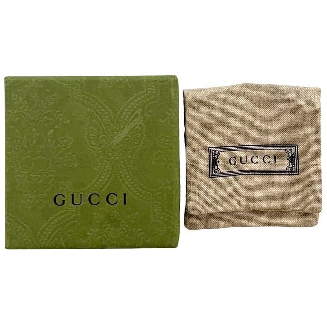 グッチ アディダス