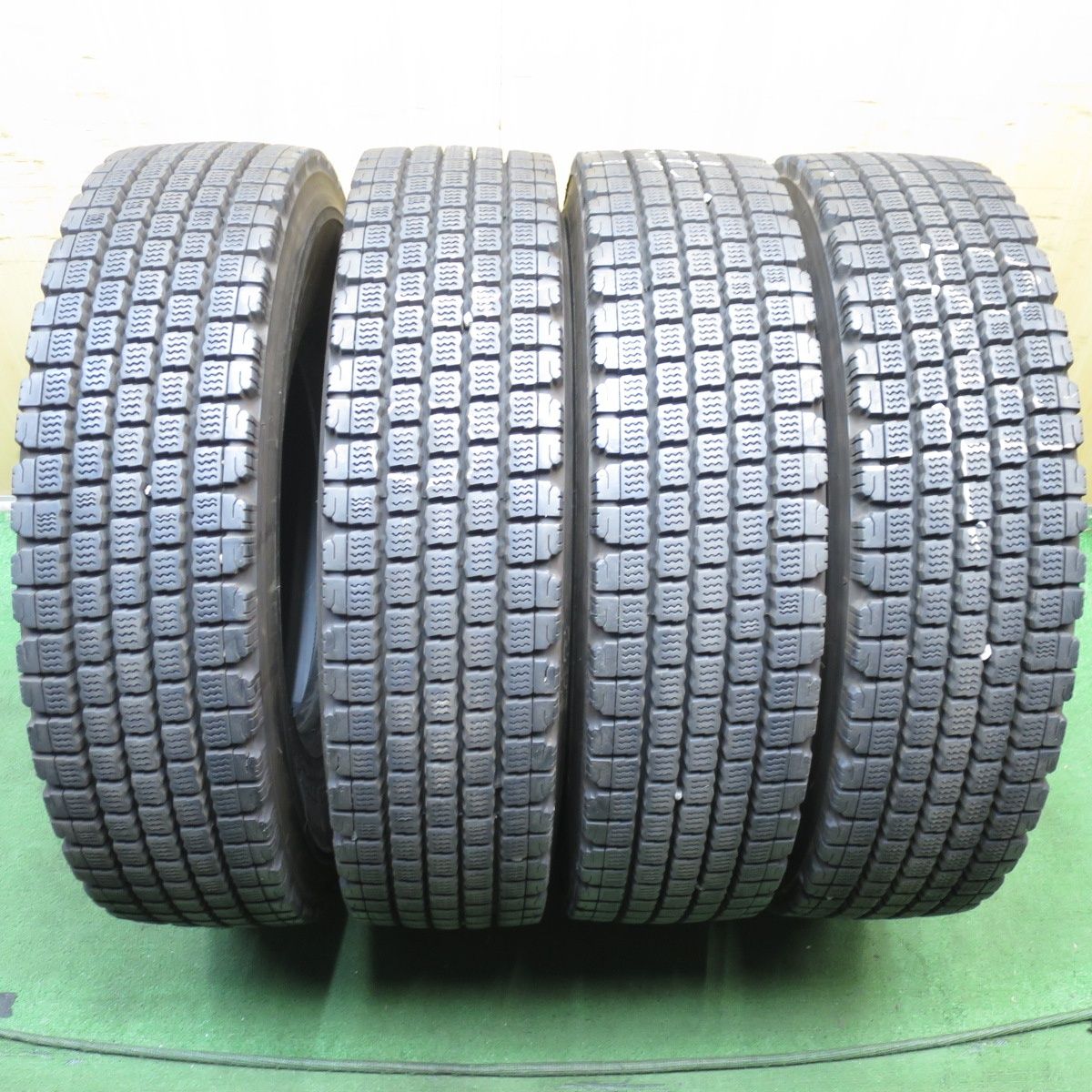 送料無料* バリ溝！21年！9.5分☆トラック タイヤ 225/90R17.5 127/125L スタッドレス ブリヂストン W910 17.5インチ☆4052904クスタ  - メルカリ