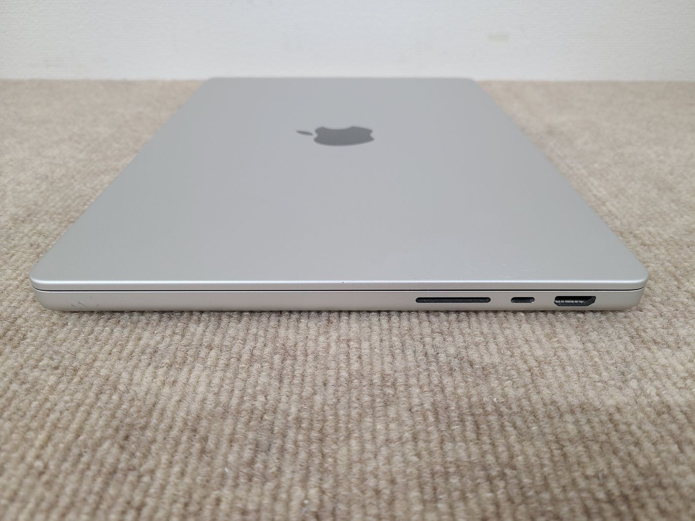 MacBook Pro 2022 M2 美品 充放電回数21回 MacBook Pro 2022 M2 美