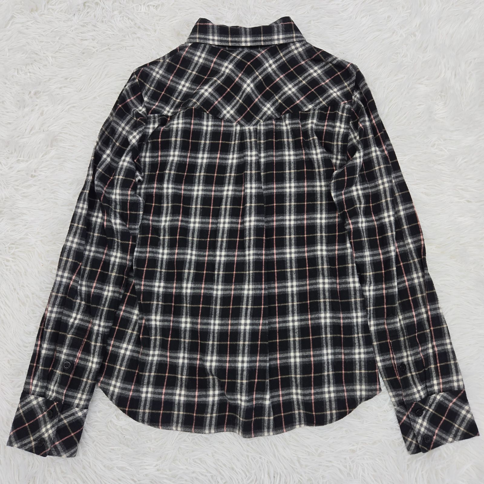 【人気Lサイズ】バーバリー☆ ワンポイント刺繍ロゴ入り ノバチェック長袖シャツ. 人気Lサイズ】バーバリー☆ ワンポイント刺繍ロゴ入り ノバチェック