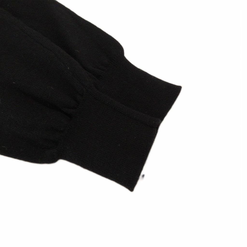 Cruciani 黒 Vネック 長袖セーター Cruciani 黒 Vネック 長袖セーター クルチアーニ cruciani 近年