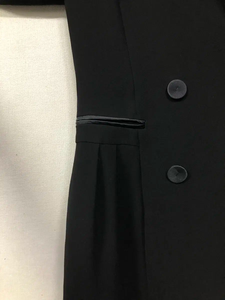 The Izzat ザ アイ レディース プリーツ 黒 ジャケット スーツジャケット