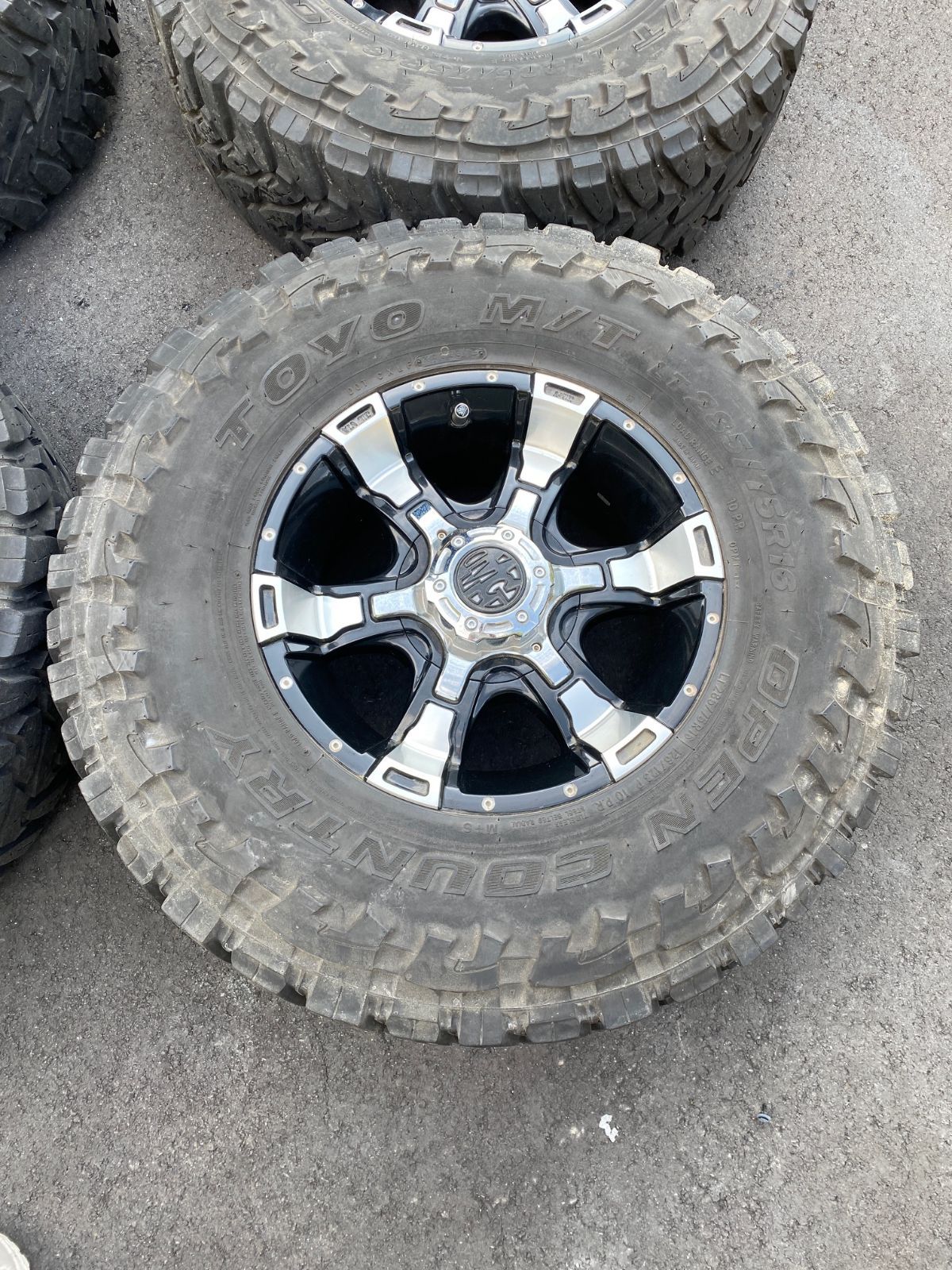 タイヤホイールセット ２８５|７５R１６