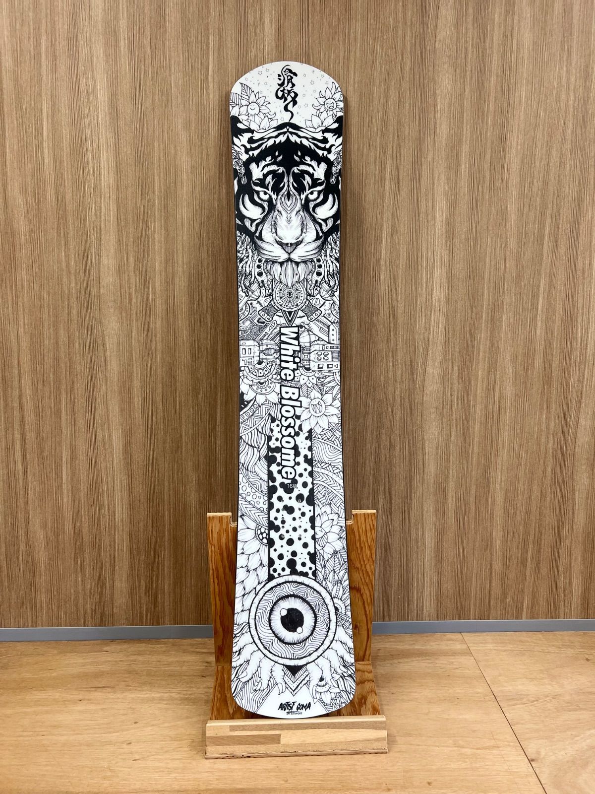 Foumarts公式 認定 ボード アーティストGOMAコラボ Whiteblossome GomaTiger151cm ホワイトブロッサム ゴマタイガー