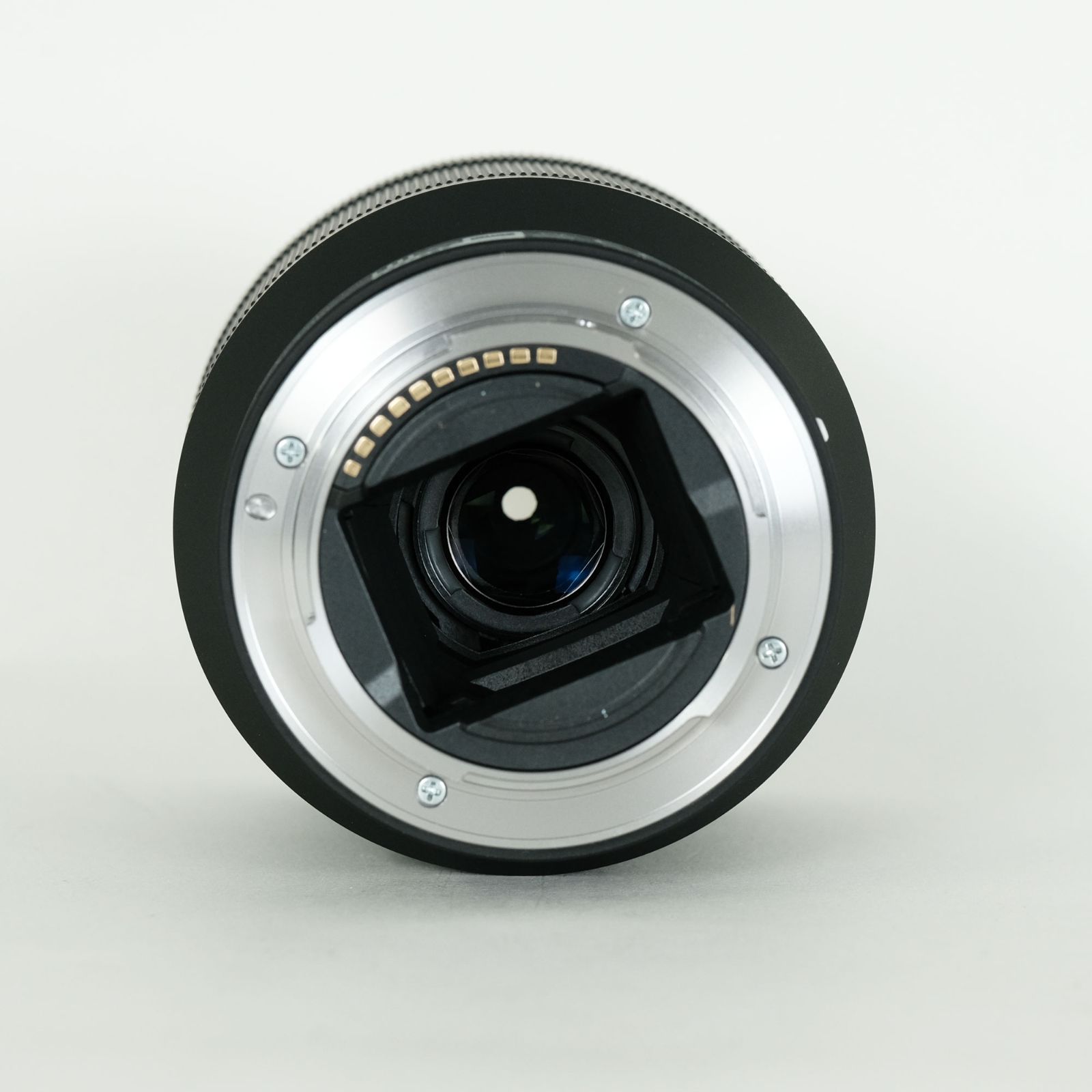 しろくろ　SONY SEL2870 Eマウントレンズ しろくろ SONY SEL2870 Eマウントレンズ FE 28-70mm F3.5-5.6 OSS