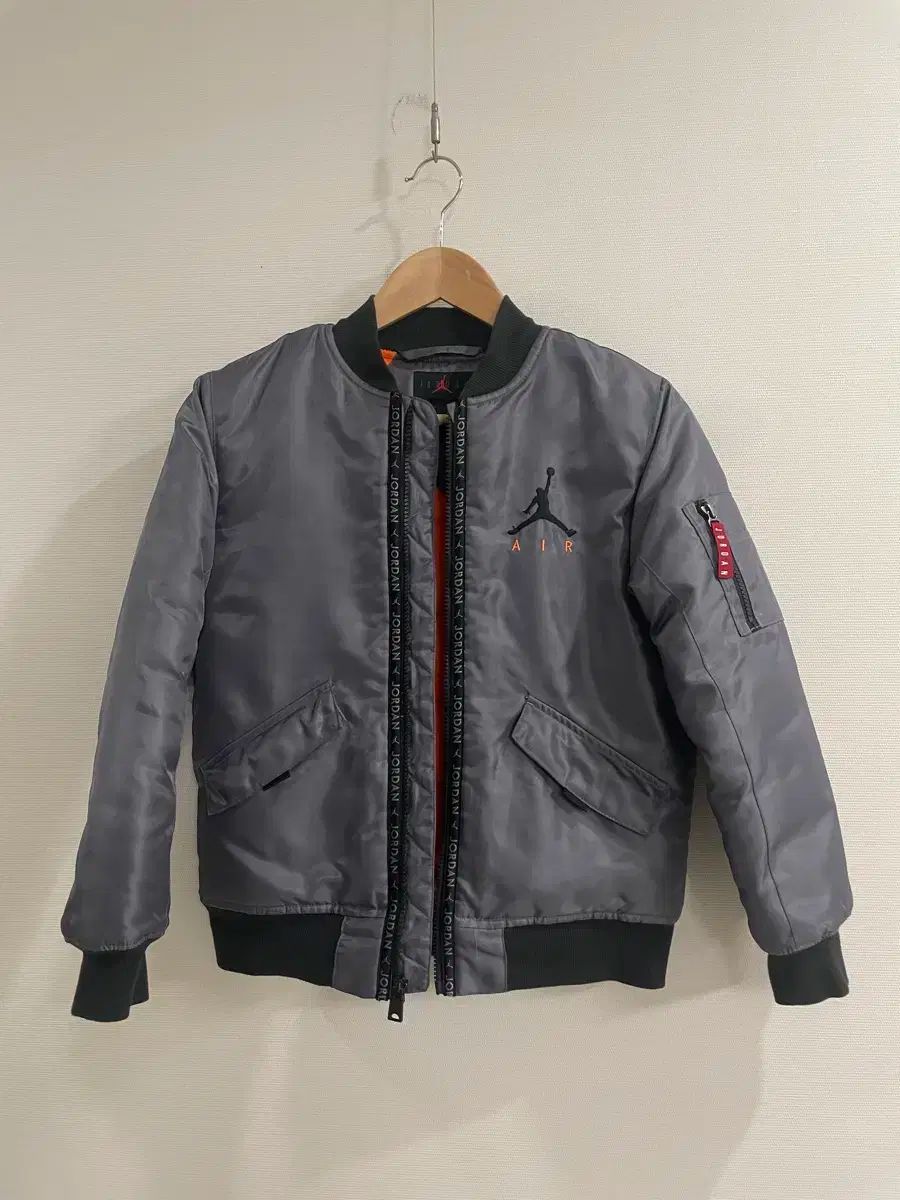 ジョーダンキッズダウン m 10-12歳