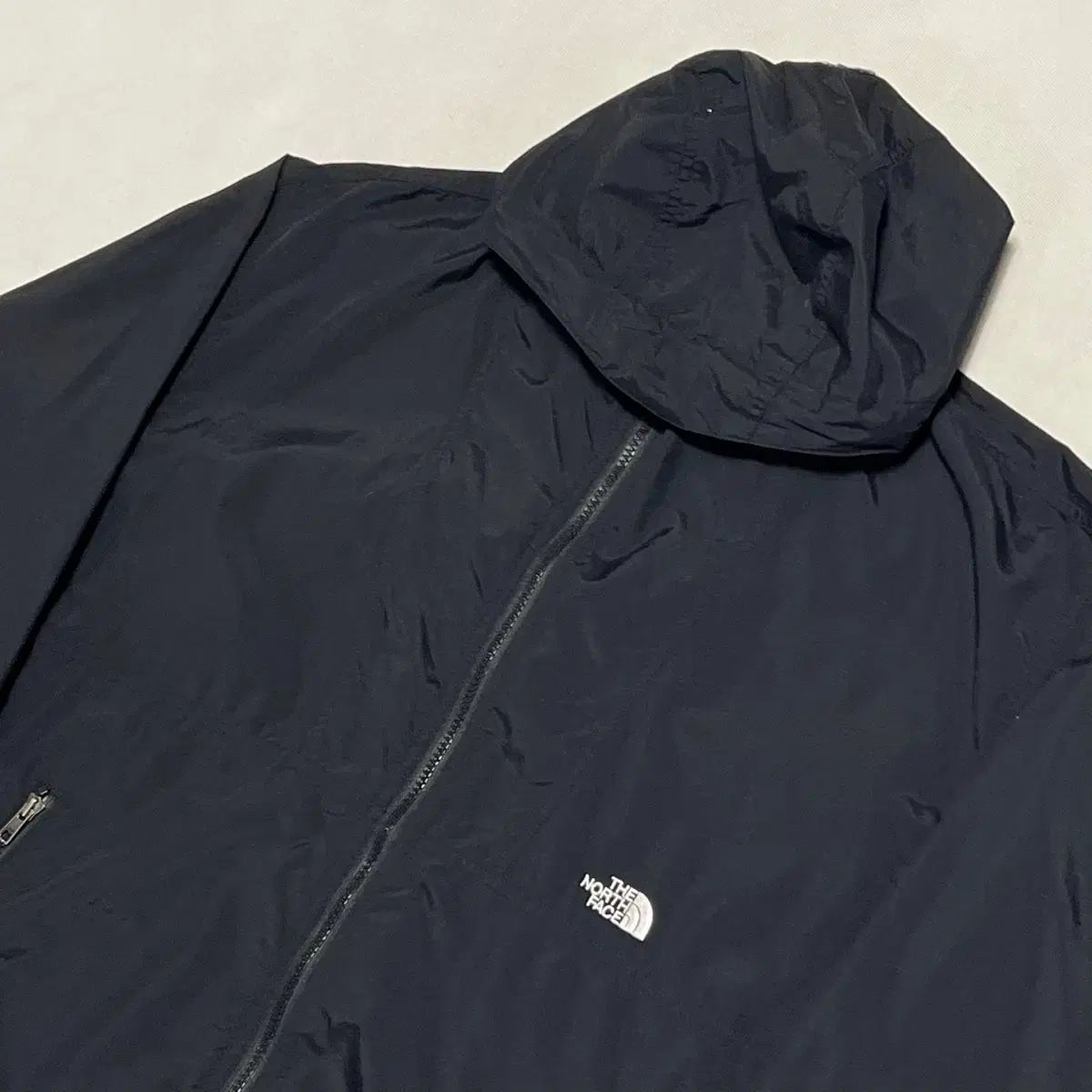 100 THE NORTH FACE ザノースフェイス 黒 フード ウインドブレーカー