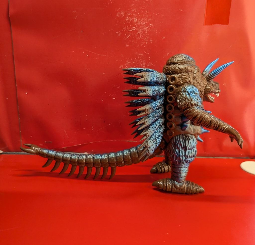 Y・MSF 合体怪獣　マイナズマ Y・MSFの［ウルトラソフビシリーズ］第11弾として待望の「合体怪獣