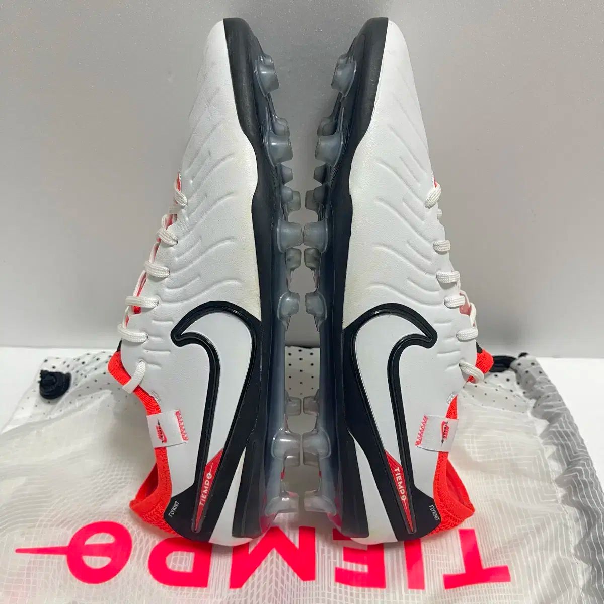 NIKE(ナイキ) ティエンポ レジェンド 10 エリート AG 285 NIKE