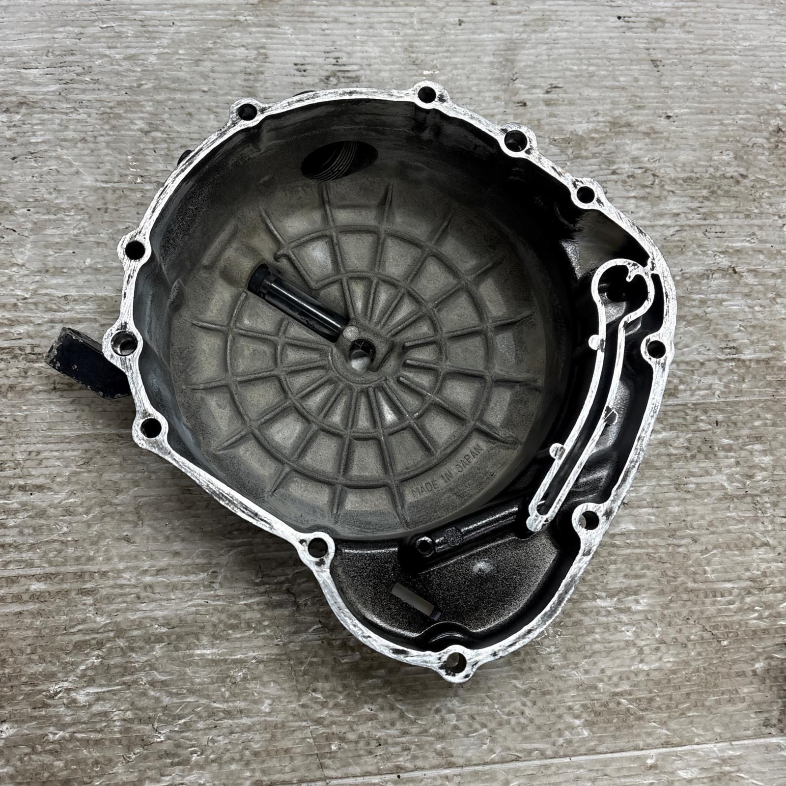 クラッチカバー