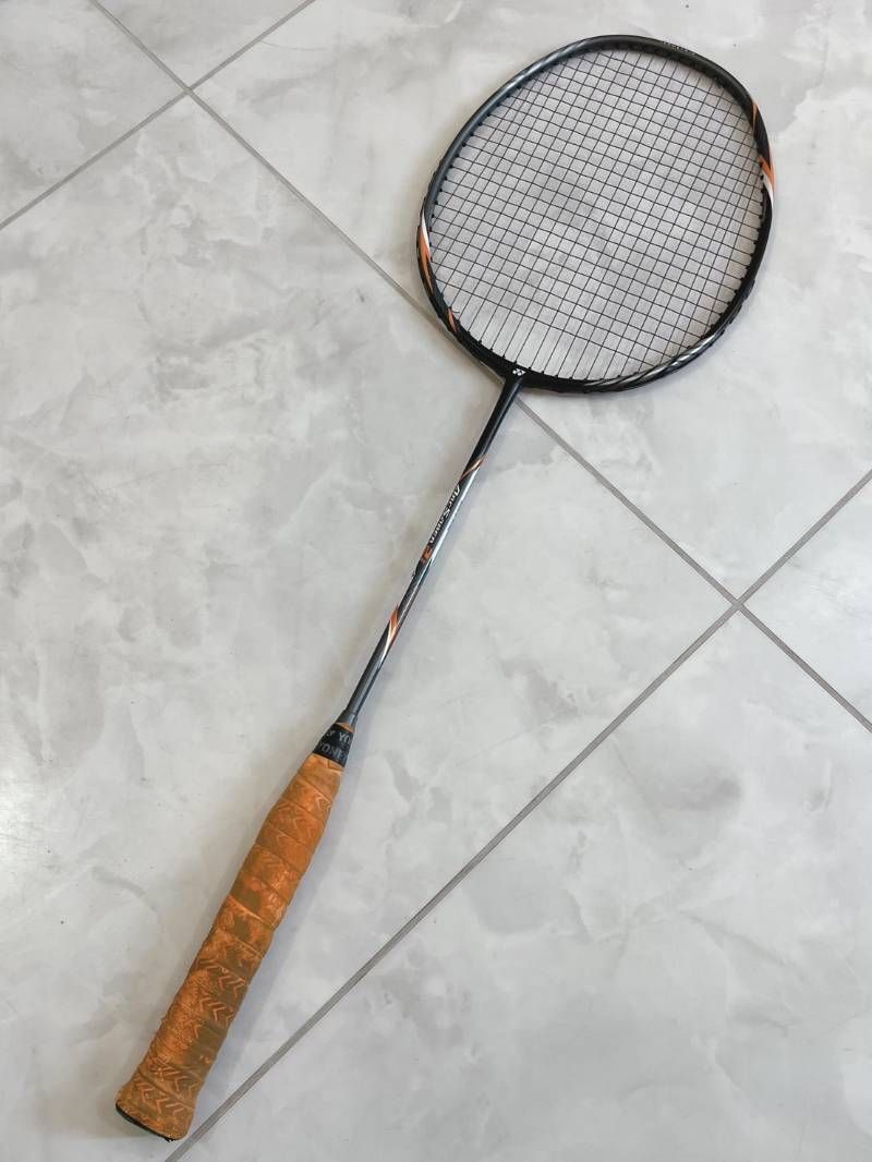 美品YONEX ARCSABER 2i 3UG5 バドミントン ラケット ケース付 廃盤