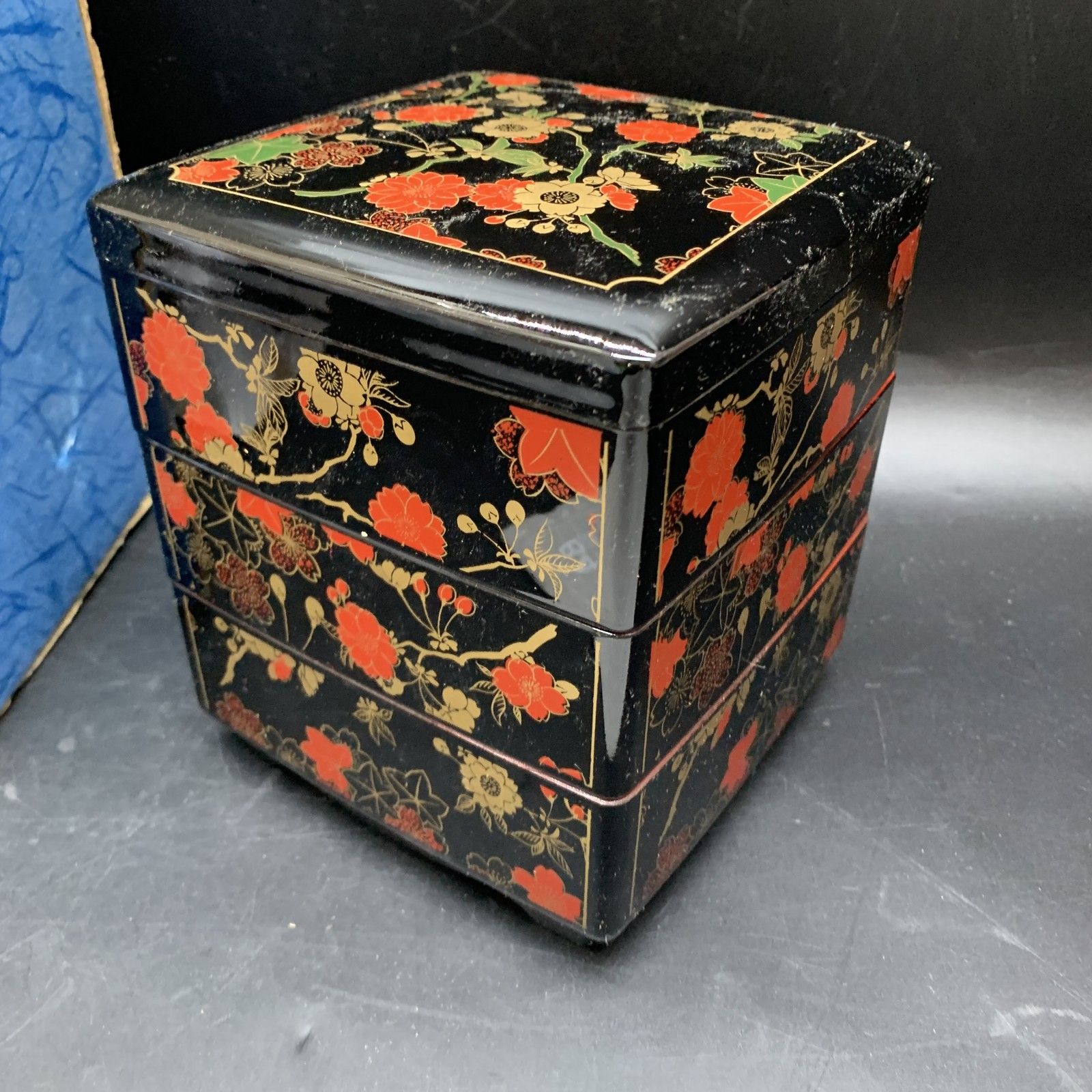 M366 美品 三段重箱 お正月 花模様 春秋 漆器 合成漆器 ウレタン塗装 三