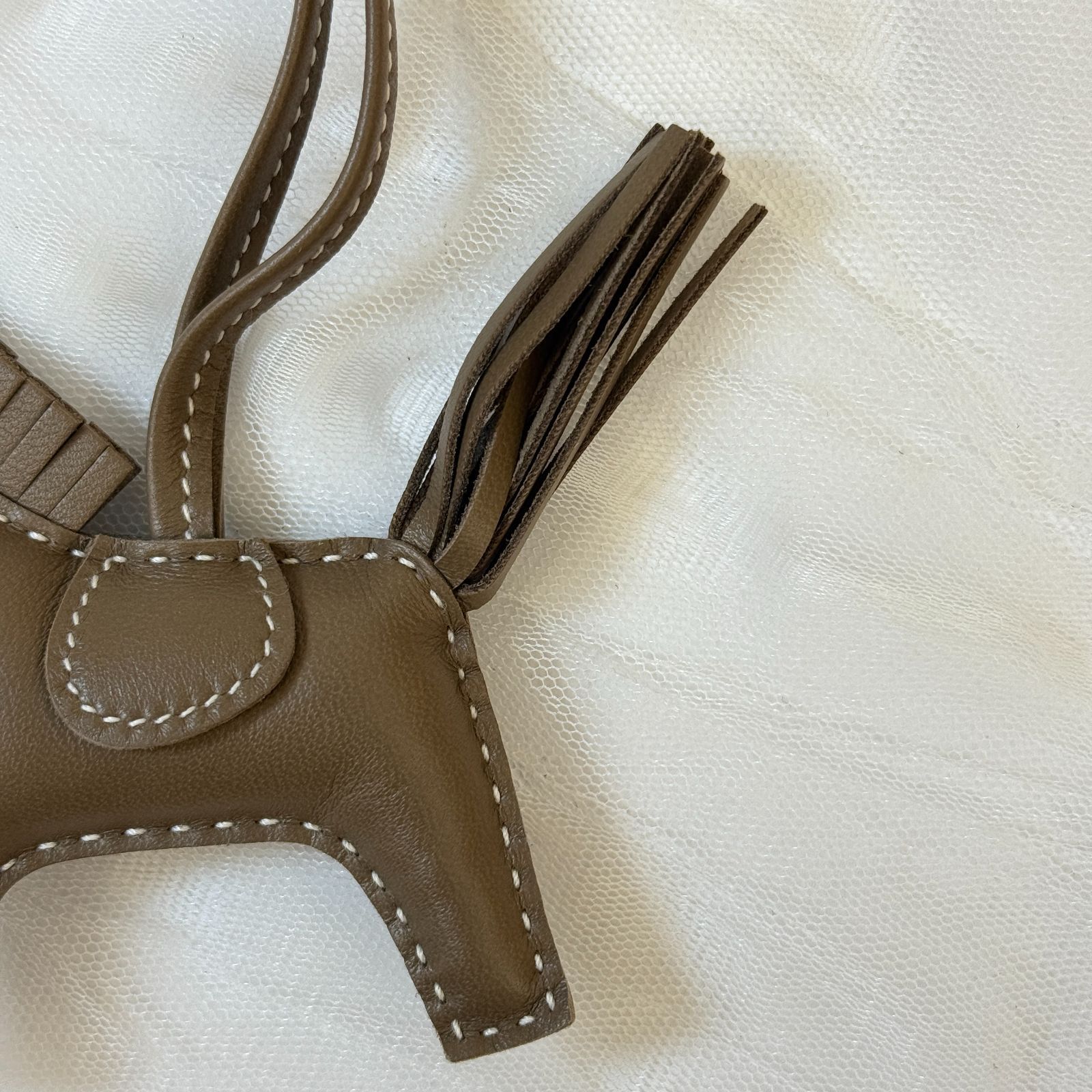 【12/23まで】エルメス ロデオチャーム　PM　ソーエトゥープ エルメス ロデオチャーム PM ソーエトゥープ W刻印 - ブランド品