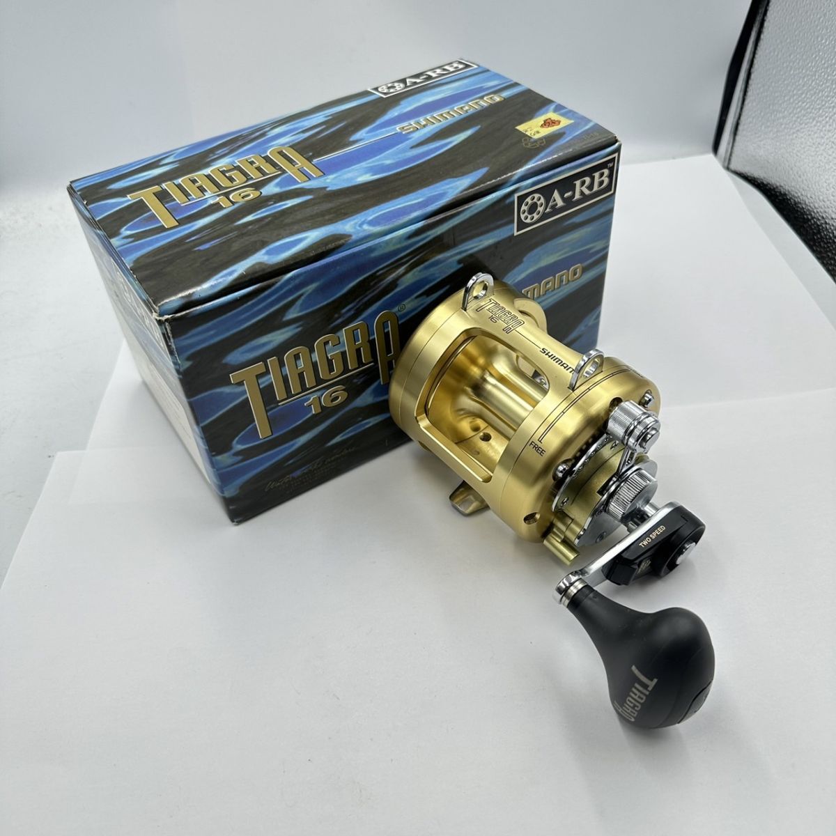 シマノ ティアグラ16 オマケ付き Amazon | Shimano Tiagra A TI-16 Saltwater 2-Speed Lever Drag