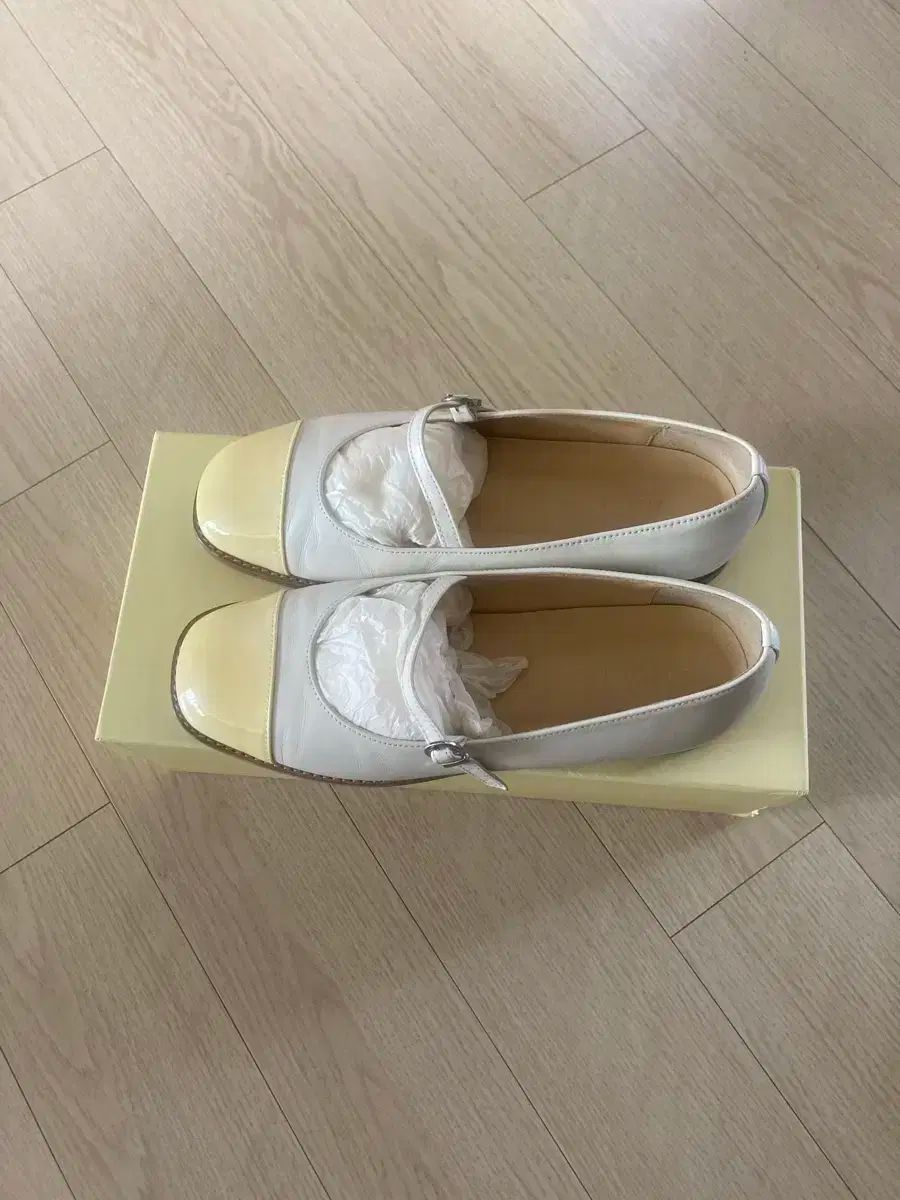 minitmute ミニミュート 弓 フラット シューズ アイボリー 230