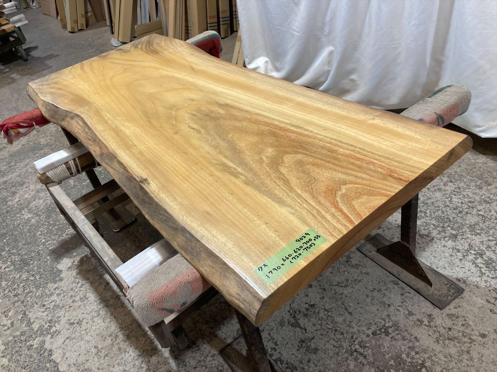 クス9029 楠 一枚板無垢材 1790x660‐620‐700x55mm ダイニングテーブル ローテーブル センターテーブル 天板 樟 くすのき