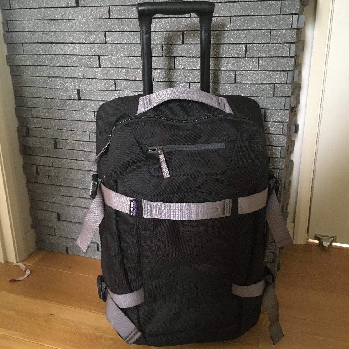 美品 Patagonia 　パタゴニア　スーツケース　キャリーバッグ　６０L