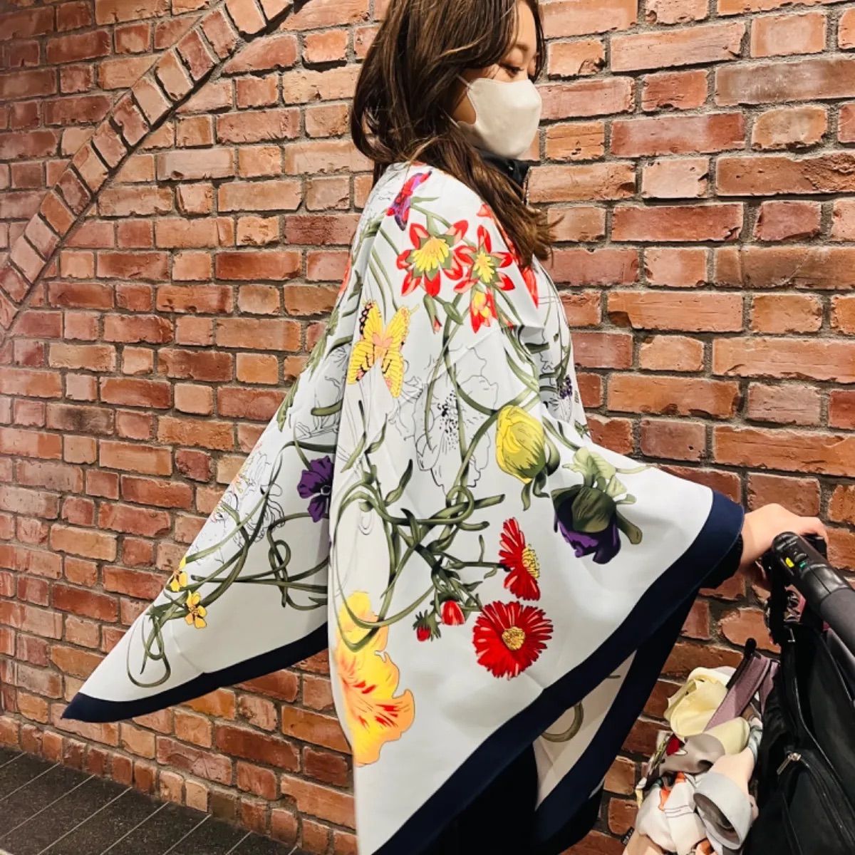 新品 大判スカーフ ブルー 花柄 360度カバー ポンチョ 授乳ケープ 新品 大判スカーフ ブルー 花柄 360度カバー ポンチョ 授乳