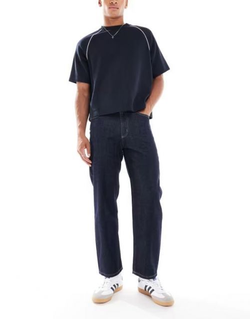 【送料無料】 プルアンドベアー メンズ デニムパンツ ボトムス Pullu0026Bear loose jeans in indigo blue BLUE