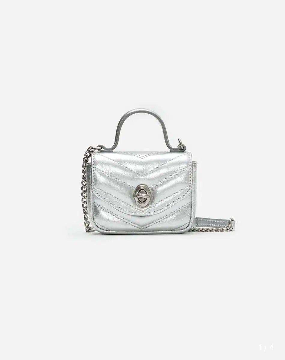 OSTKAKA ミニバック キルティング シルバー