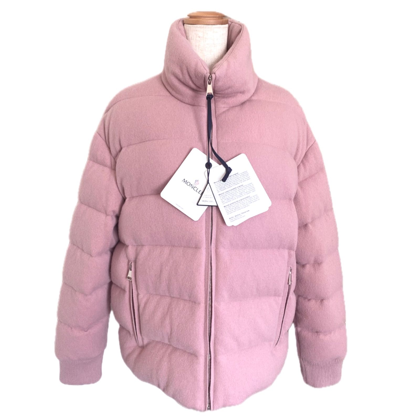 新品・未使用】モンクレール カシミヤ混ショートダウン CAYEUX - メルカリ
