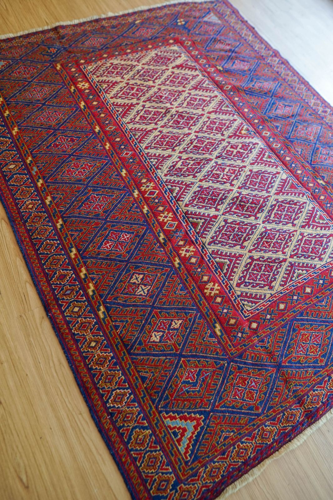 ペルシャ手織りオールドスマックキリム 165×129cm トライバル伝統柄