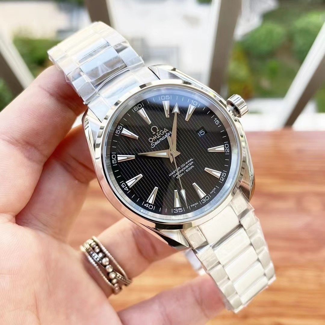 【極美品】OMEGA オメガ シーマスター アクアテラ 150M