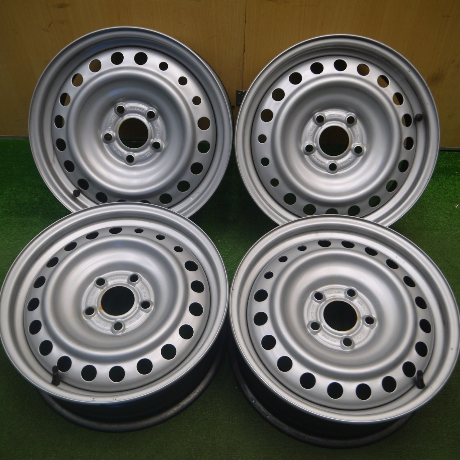 送料無料] 新車外し☆ルノー カングー 純正 スチール ホイール 16