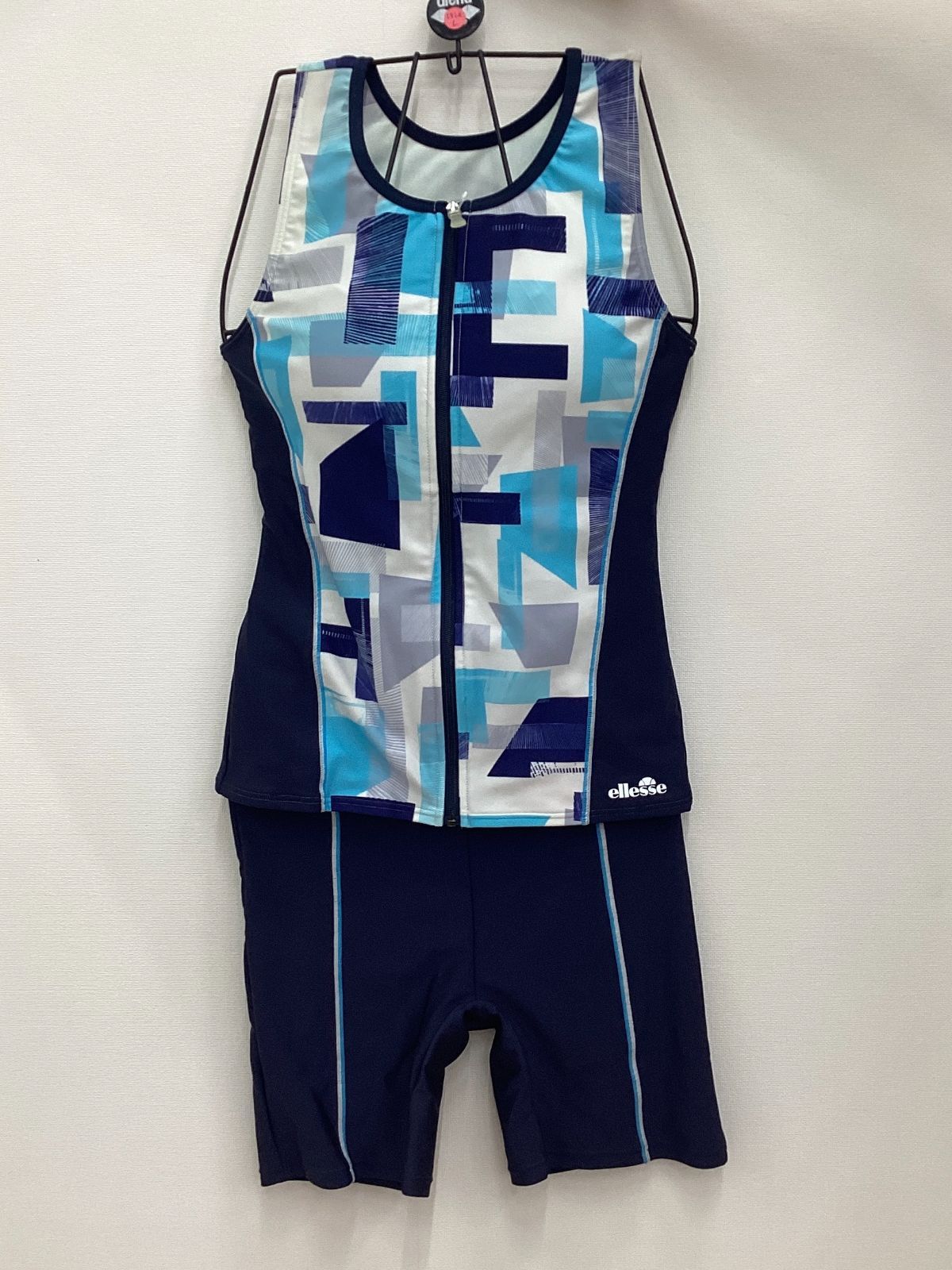 新品　ellesse　エレッセ　セパレート水着　上下セット 　フィットネス ellesse エレッセ レディース 水着 セパレート フィットネス