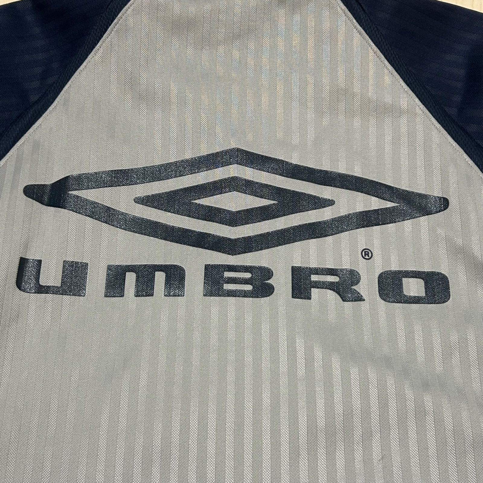 UMBRO アンブロ トラックジャケット バックプリント刺繍ロゴ バイ