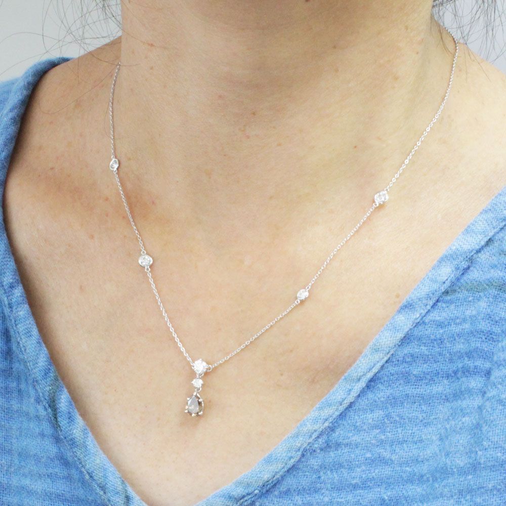 魅惑のブラウン 0.8ct ダイヤモンド K18 wg トリロジー ネックレス