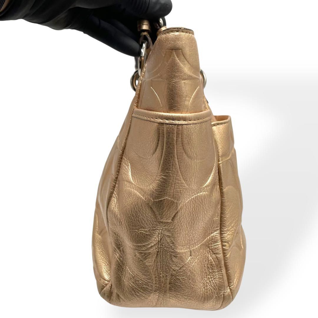 美品 コーチ トートバッグ シグネチャー エンボスロゴ ゴールド 肩掛け 美品 COACH トートバッグ シグネチャー エンボスロゴ ゴールド