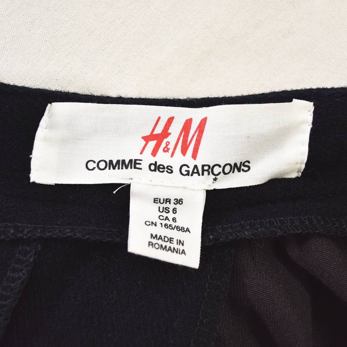 ルーマニア製 エイチアンドエム x コムデギャルソン H＆M x COMME des GARCONS 膝丈 ウール プリーツ スカート アシンメトリー 立体裁断 165 68A ネイビー モード デザイナーズ レディース GULLKHAN_COM