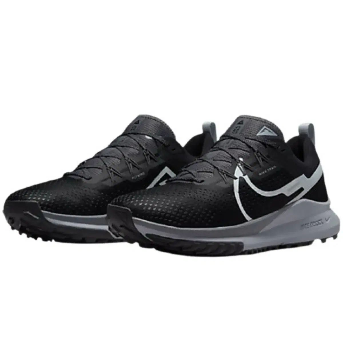 W NIKE ナイキ リアクト ペガサス トレイル 4 黒 ダーク グレー 280