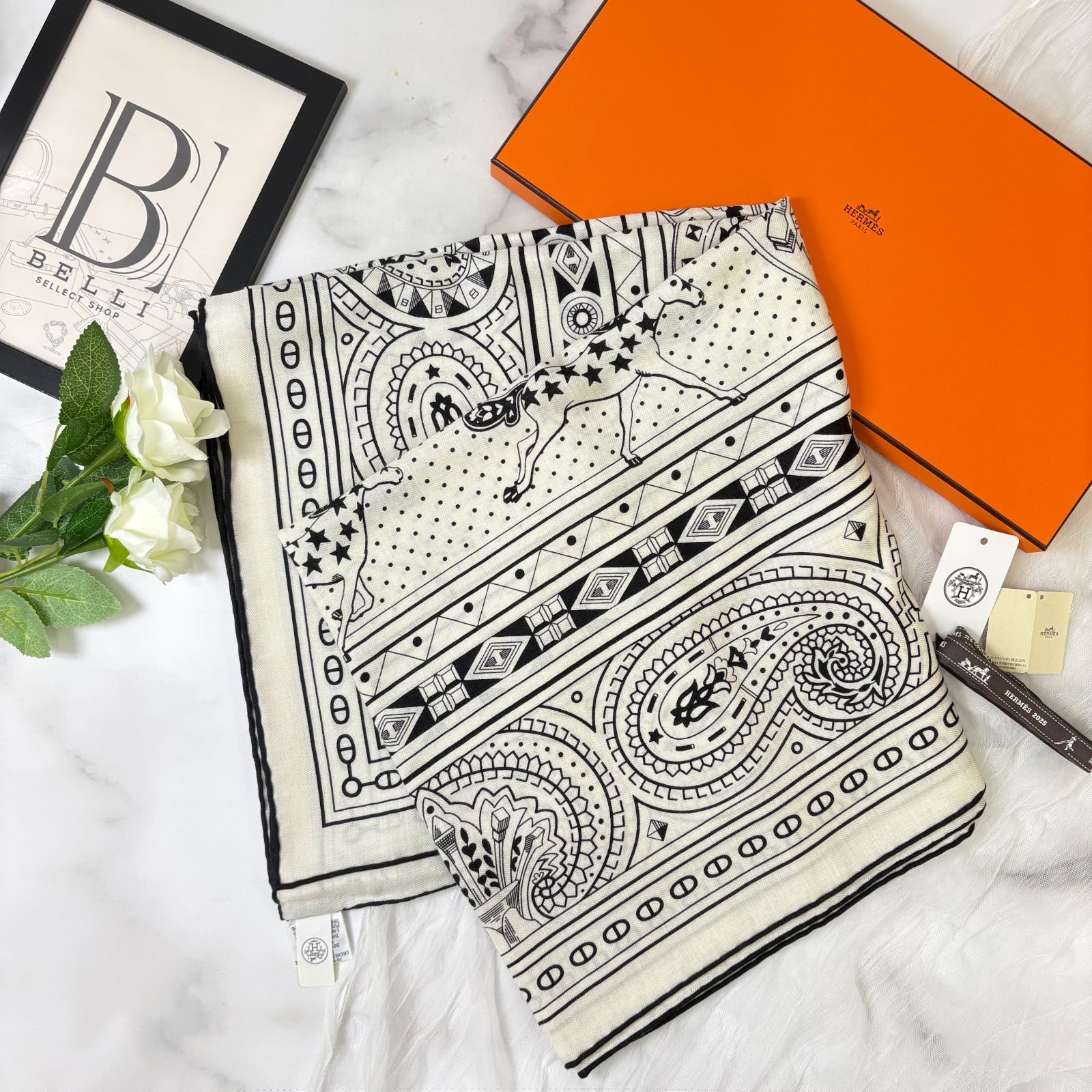 新品未使用エルメス　カレジェアン　シュヴァル・ドゥ・クール・バンダナ 140 新品未使用】エルメス シュヴァルドゥクール バンダナカレ