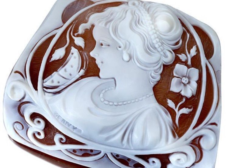 た*♡様 カメオ シェル　ルース ジュエリー極】GENNYサイン刻印有 微笑ましい女性 シェルカメオ