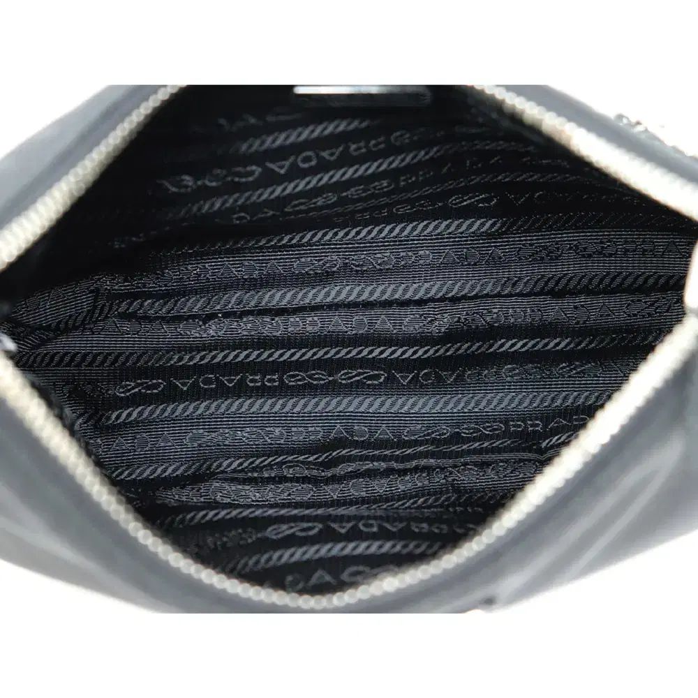 人気絶頂 状態良し状態良し状態良し PRADA プラダ 1BH204 テスート リナイロン ブラック 付き DECORATOM_COM_BR