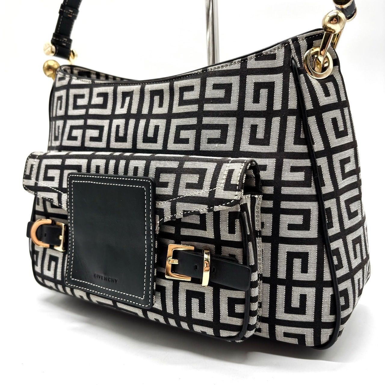 ✨良品✨ GIVENCHY ジバンシー ハンドバッグ フラップ 4G柄