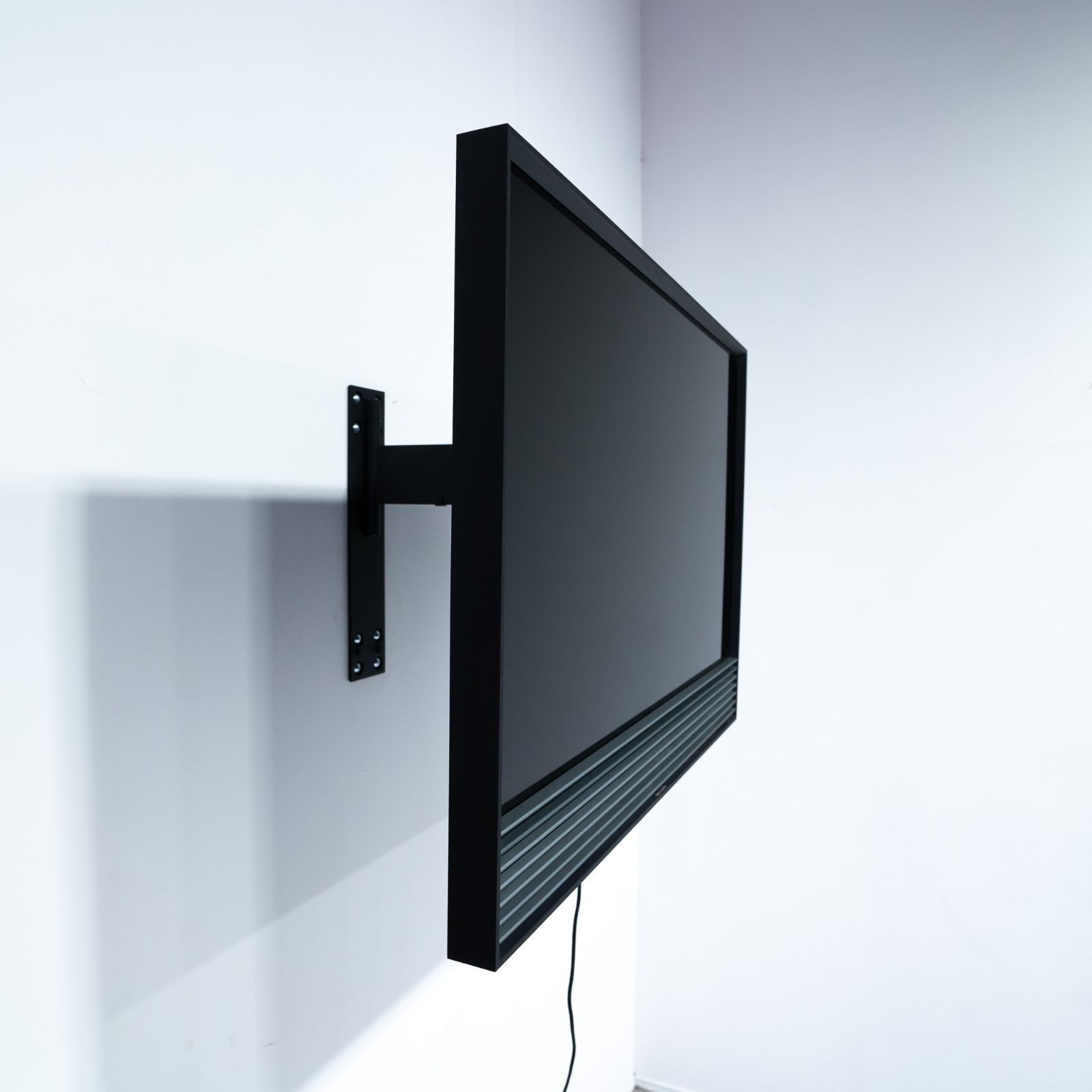 ト セール おすすめ 中古品】Bang & Olufsen バング＆オルフセン BEOVISION HORIZON テレビ